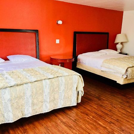 Norwalk Inn & Suites 외부 사진