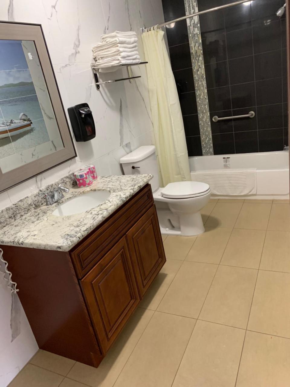 Norwalk Inn & Suites 외부 사진