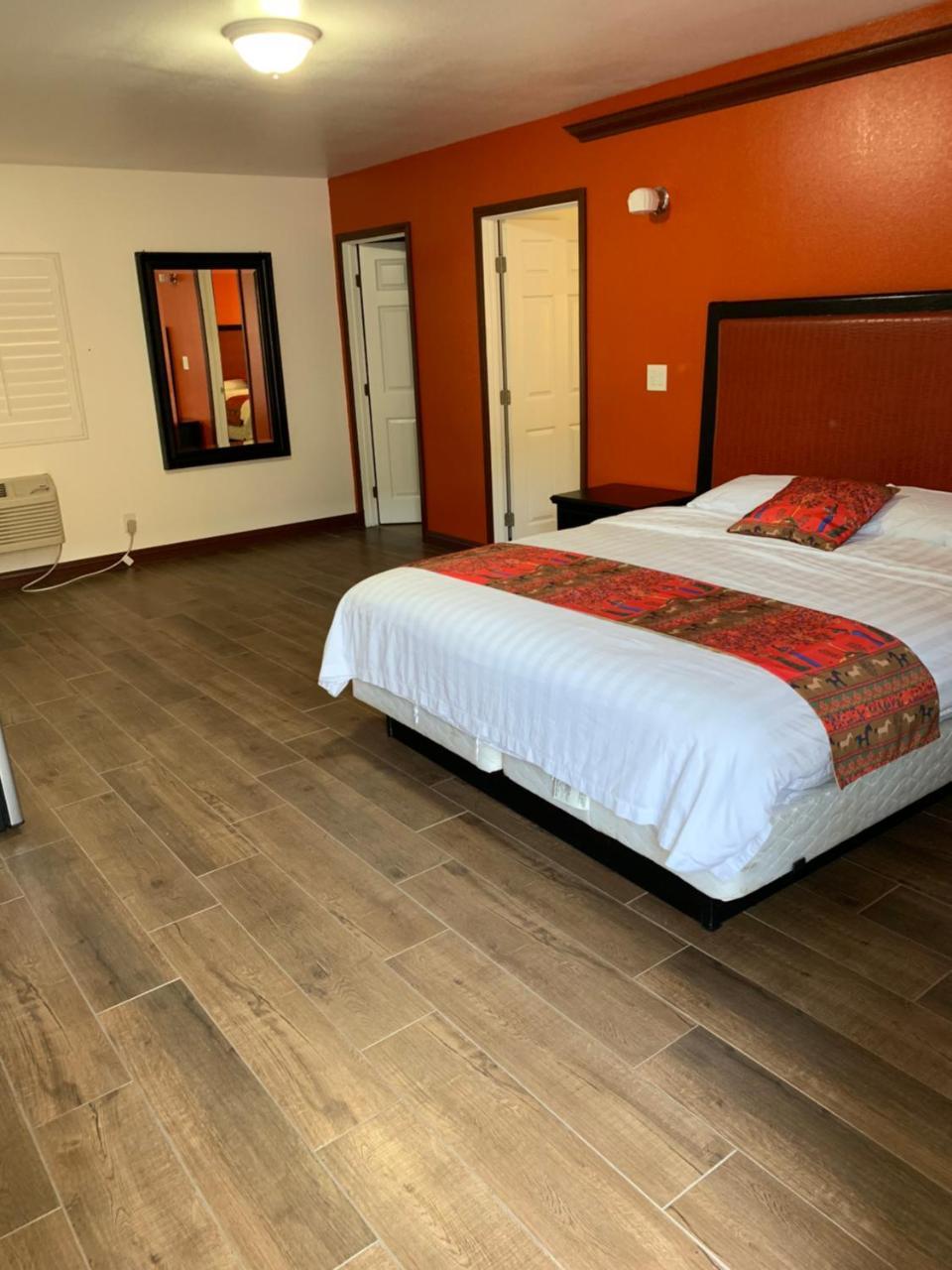 Norwalk Inn & Suites 외부 사진